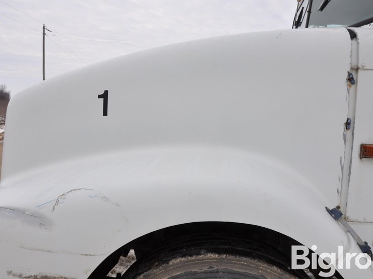 1991-international-t/a-truck-tractor-image-9