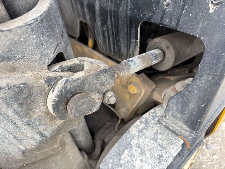 yale-glc030a-2,500lb-propane-foklift-image-10