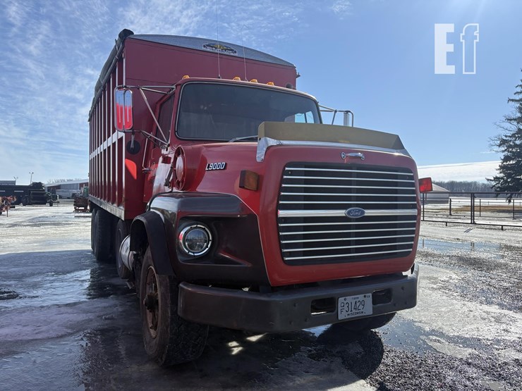 1984-ford-l8000-image-1