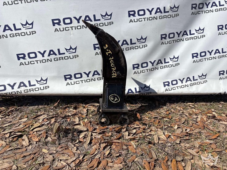 ripper-tooth-excavator-attachment-image-1