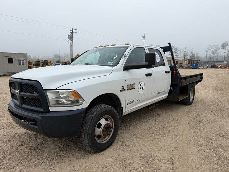 2015-dodge-ram-3500-image-1