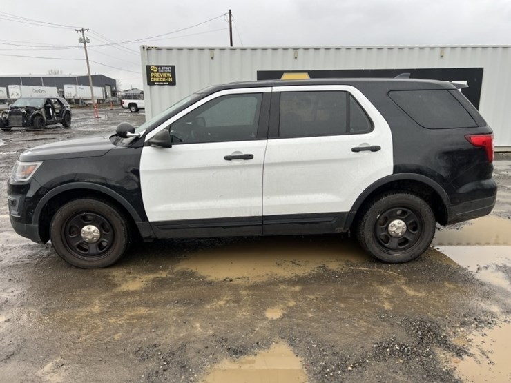 2018-ford-explorer-image-7