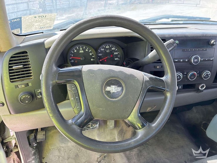 2012-chevrolet-silverado-1500-image-16