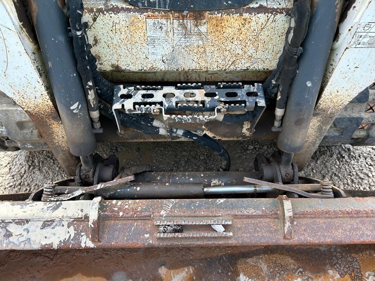 2019-bobcat-t595-image-10