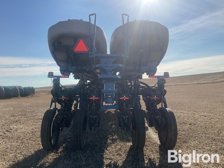 2014-kinze-4900-image-6