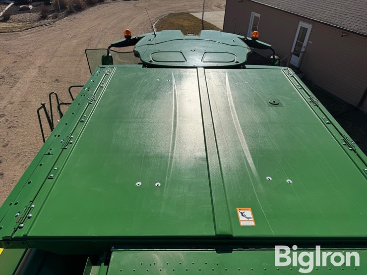 2017-john-deere-s670-image-18