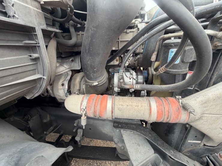 #226-•-2018-freightliner-cascadia-image-63