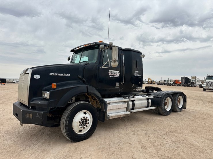 2013-western-star-4900-image-1