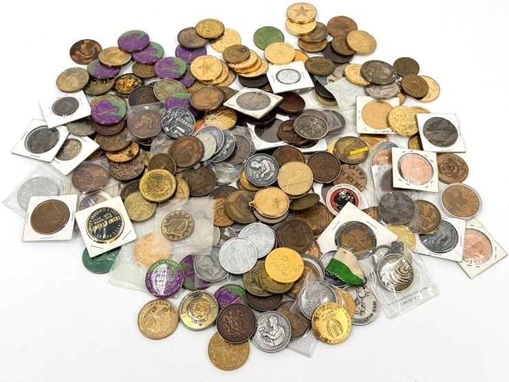 #32228-•-mardi-gras-doubloons-and-tokens-image-1