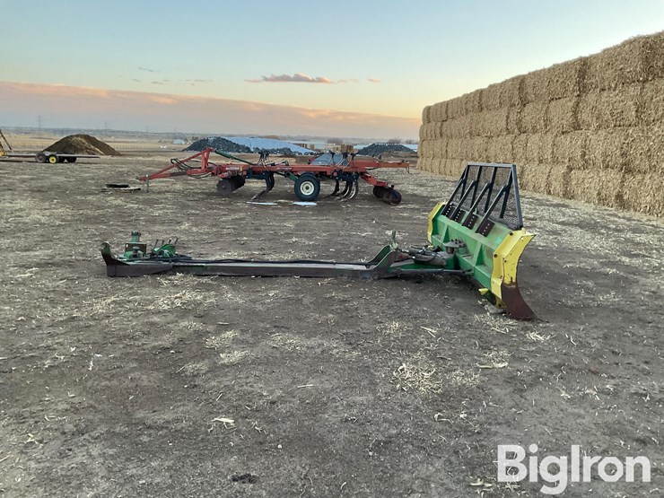 john-deere-front-mount-dozer-blade-image-4