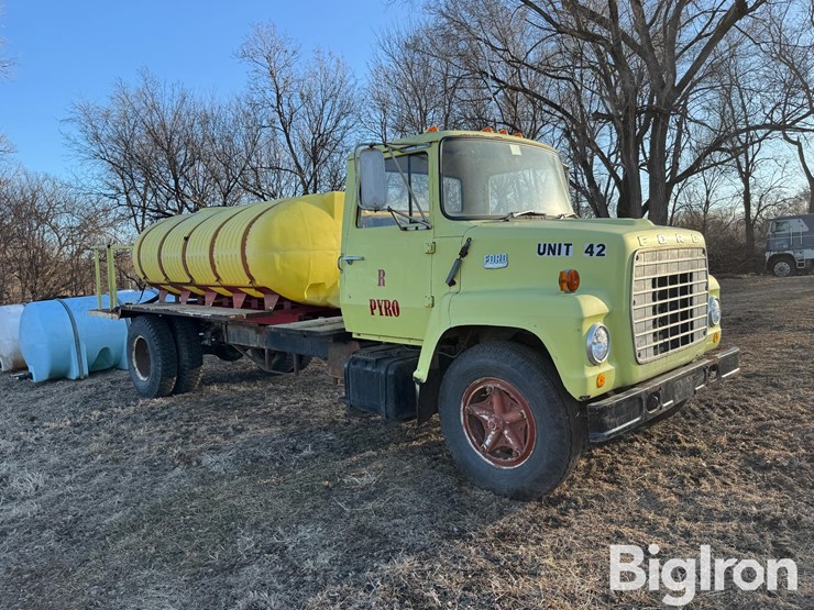 1973-ford-ln600-s/a-tanker-truck-image-3