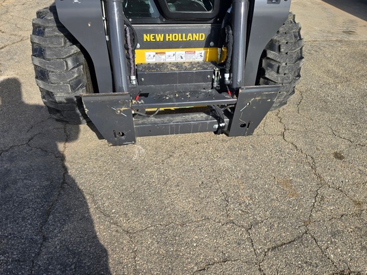 2025-new-holland-l328-image-10