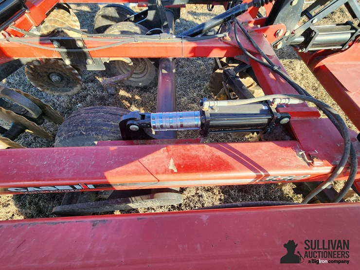 2013-case-ih-330-image-15