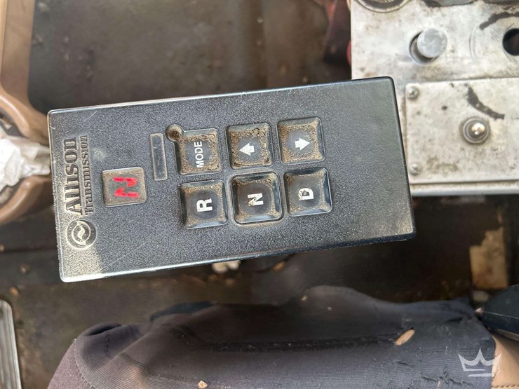 2006-mack-cv713-granite-tri-axle-dump-truck-image-28