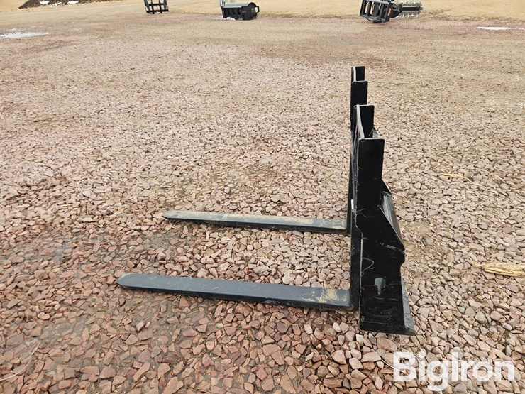 walk-through-pallet-fork-skid-steer-attachment-image-6