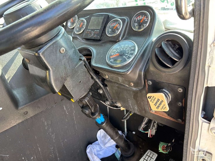 2016-autocar-xpeditor-image-26