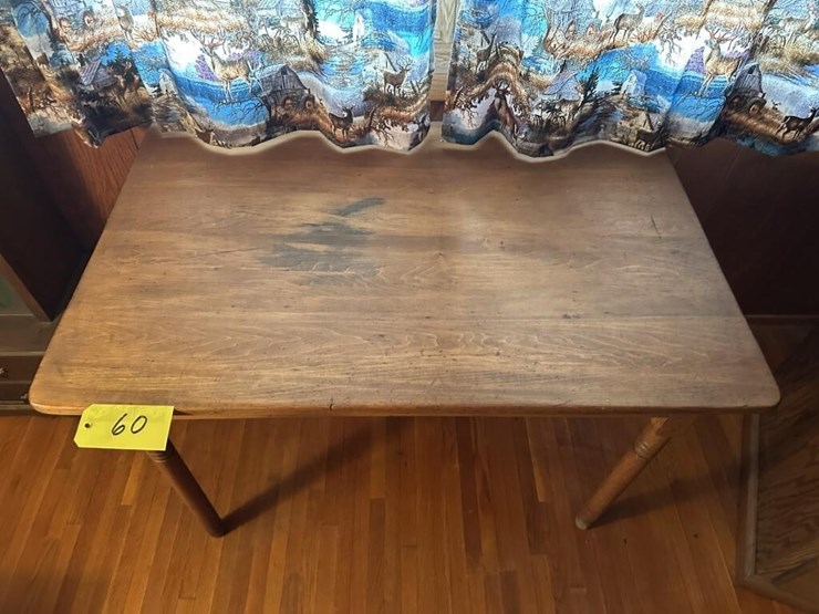 vintage-wooden-desk-image-4