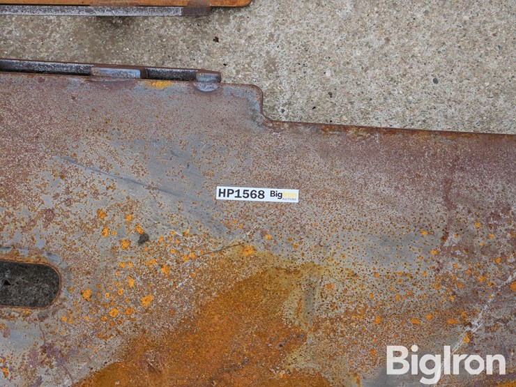 universal-skid-steer-mounting-plates-image-9
