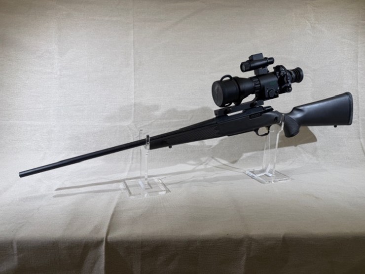 #215-•-browning-a-bolt-rifle-image-2