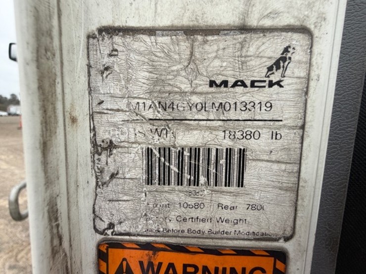 #227-•-2020-mack-anthem-image-48