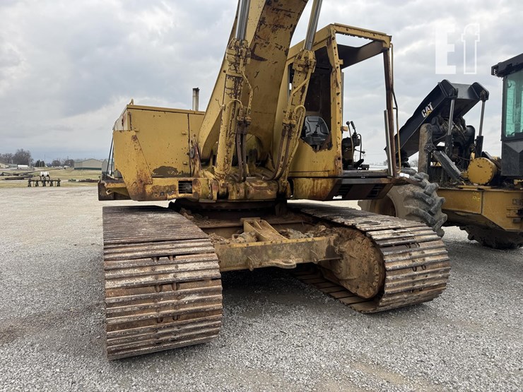 caterpillar-235b-image-7