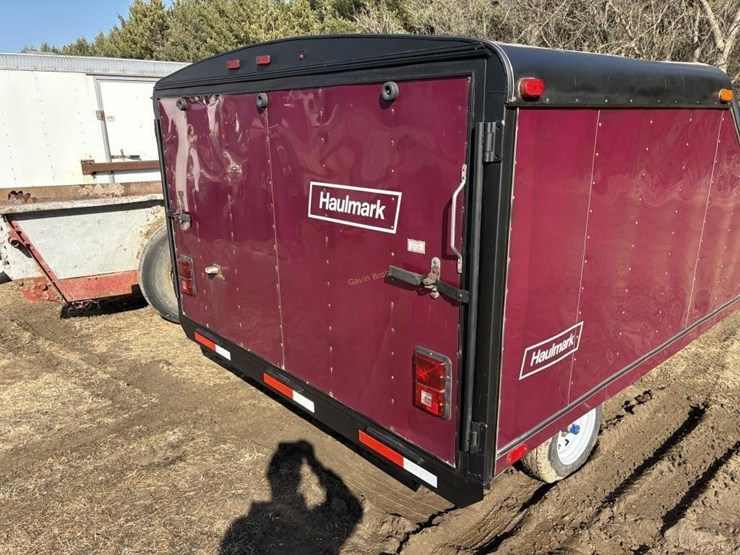 haulmark-2-place-enclosed-snowmobile-trailer-image-6