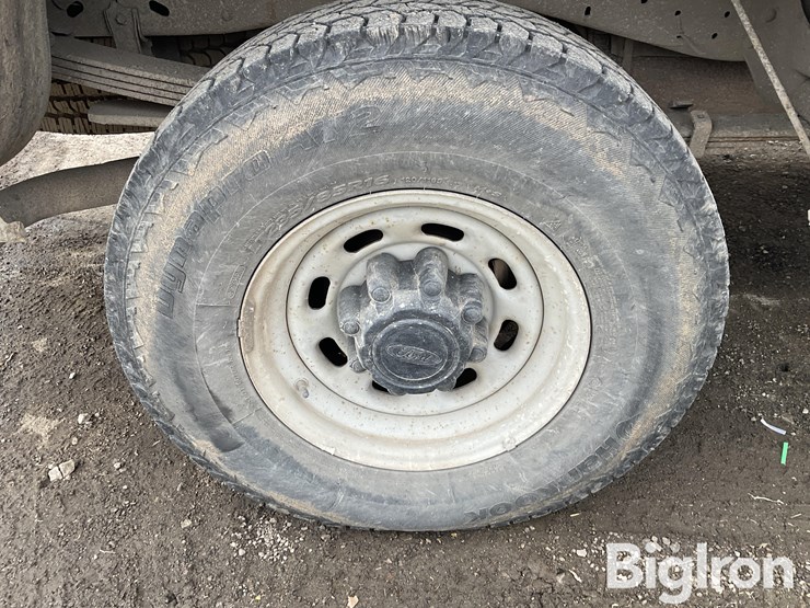 2004-ford-f250-xl-image-19