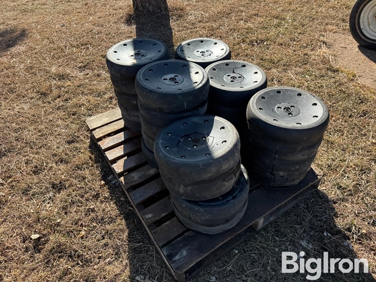 john-deere-closing-wheels-image-8