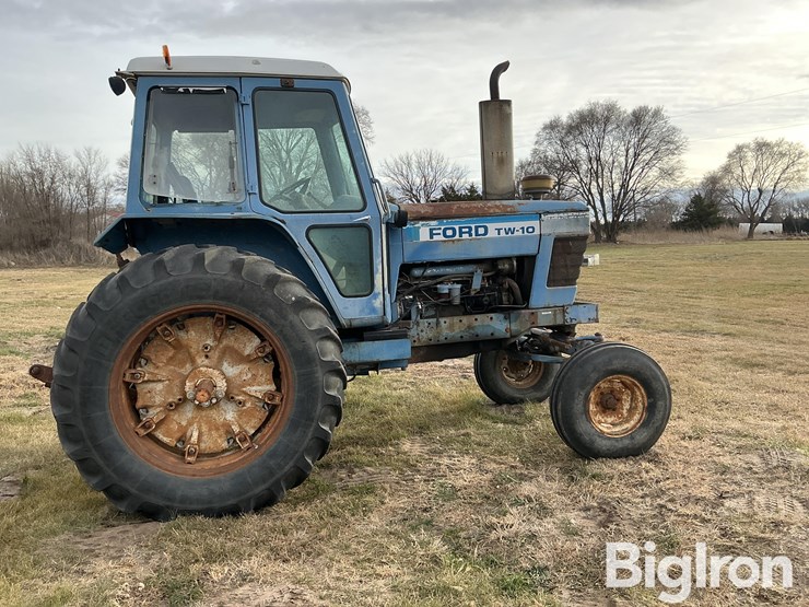 ford-tractor-image-4