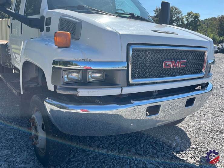 2007-gmc-c5500-flatbed-truck-image-17