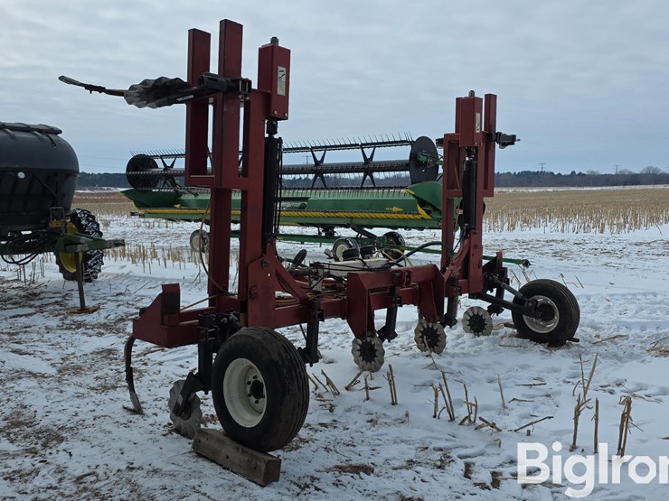 9-knife-anhydrous-applicator-image-3