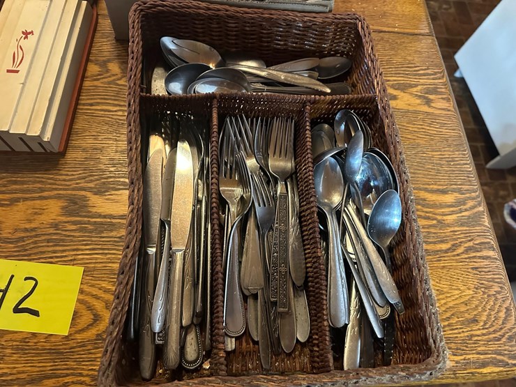 misc.-kitchenware-&-silverware-image-9