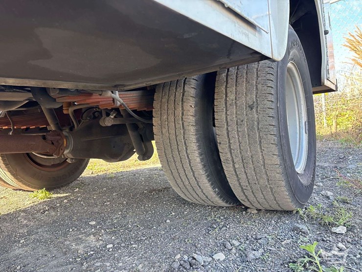 2013-ford-f350-image-25