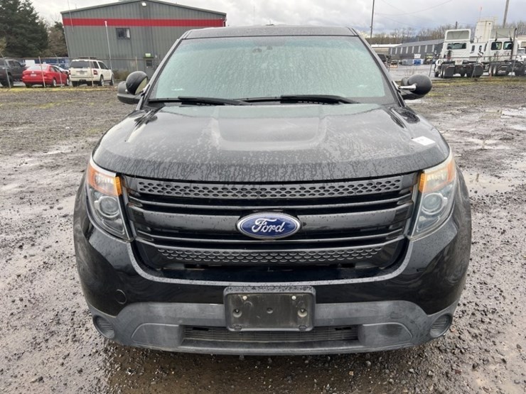 2015-ford-explorer-image-8