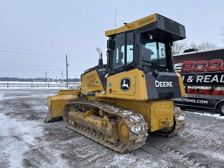 2023-deere-700l-image-3