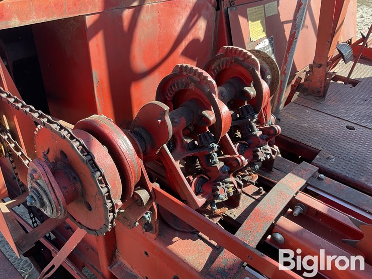 1971-new-holland-1282-image-16