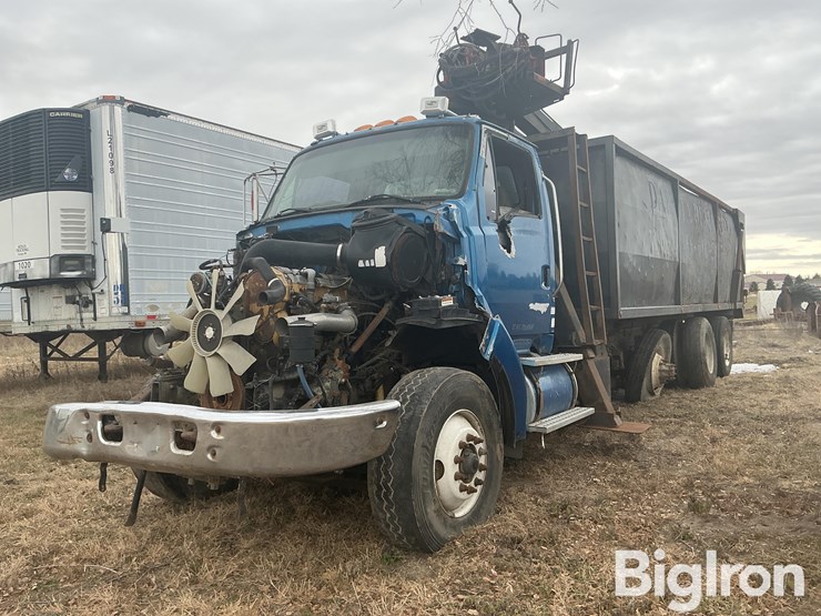 2003-sterling-lt9500-image-1