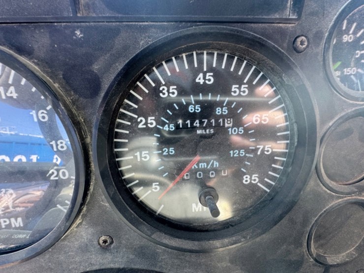 1998-mack-ch613-image-8