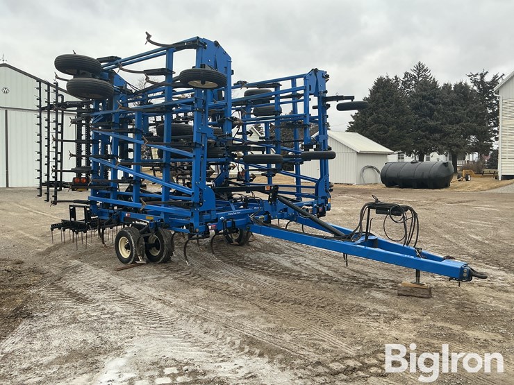 new-holland-st250-image-3