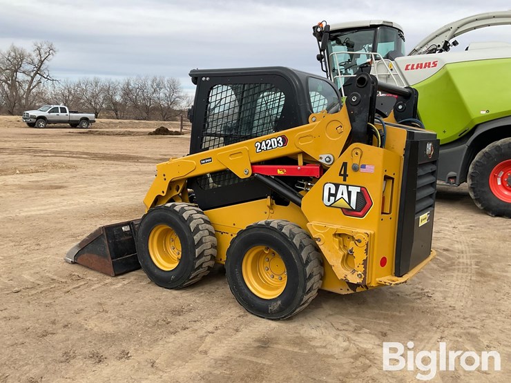 2022-caterpillar-242d3-image-7