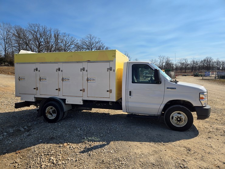 2019-ford-e450-image-13