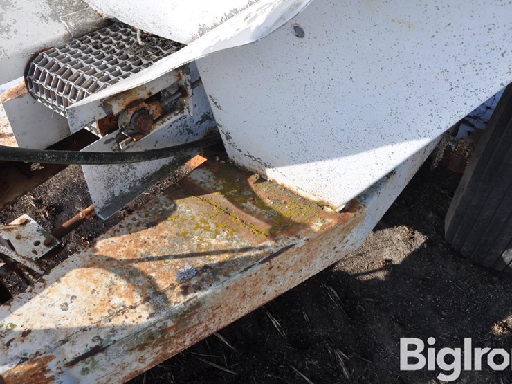 pull-type-dry-fertilizer-spreader-image-15