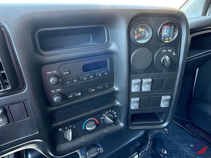 2007-gmc-c5500-flatbed-truck-image-73