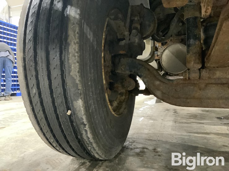 2011-ford-f750-xl-image-10