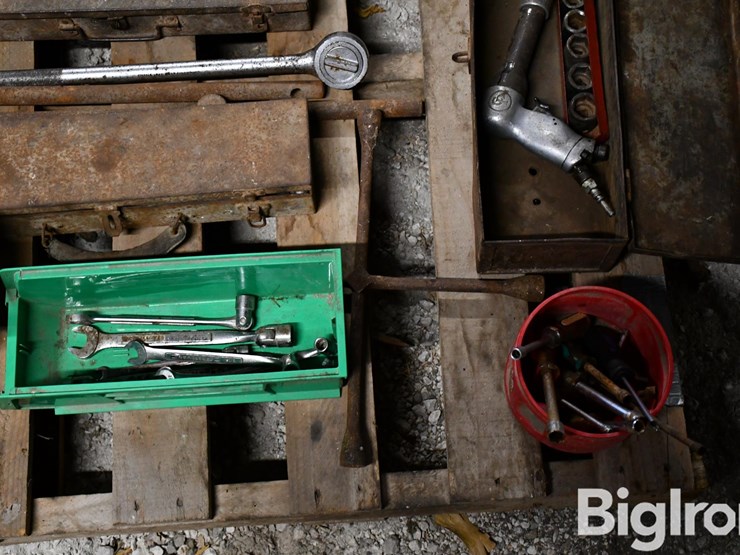 pallet-of-farm-support-image-9