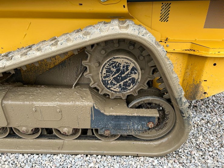 2020-deere-325g-image-19