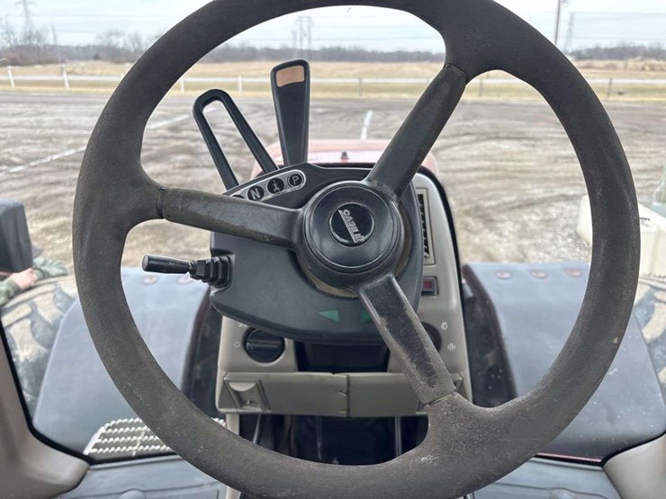 case-magnum-mx275-tractor-image-25