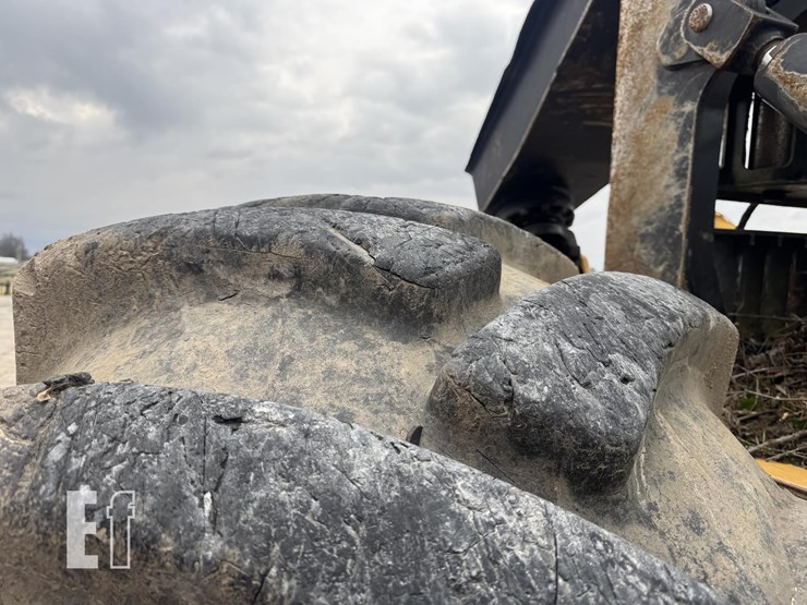 caterpillar-525d-image-10