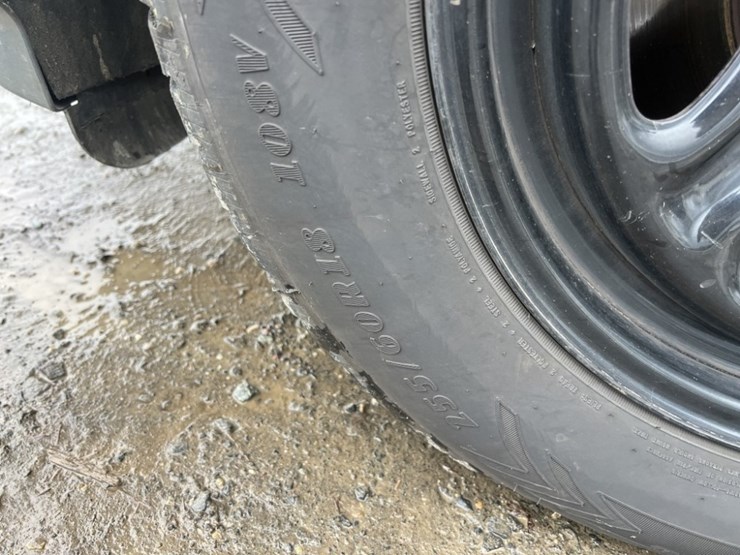 2019-ford-explorer-image-16