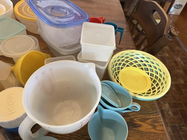 misc.-plastic-tupperware-image-14